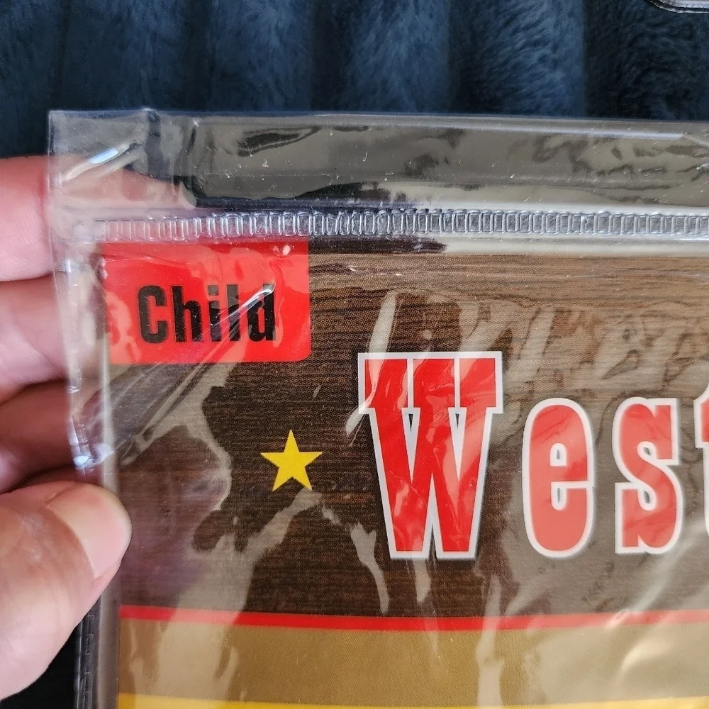 NWT Western Kit - Vest, Bandana and Sheriff's Badge - Child Halloween Costume OS